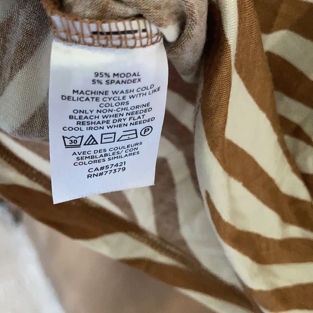 Ann Taylor zebra like print animal print lightweight top casual office M - Picture 14 of 17